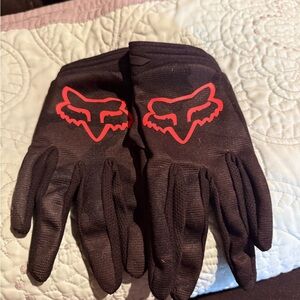 Fox Black Gloves with Striking Red Logo